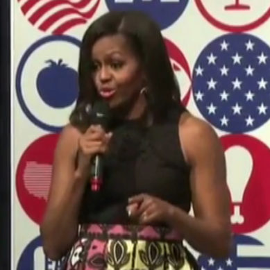 Lotta obesità, Michelle Obama ai ragazzi: mangiate più verdure