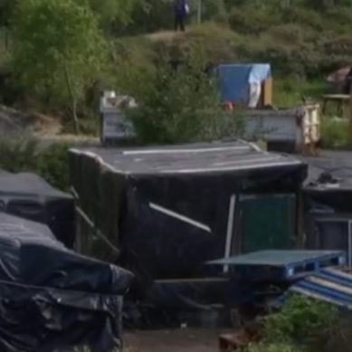 Calais- polizia blocca altri 300 migranti