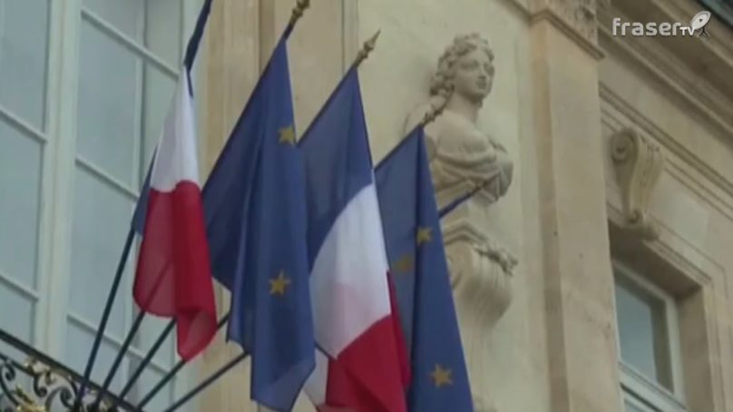 Hollande – è un atto di guerra, reagiremo senza pietà