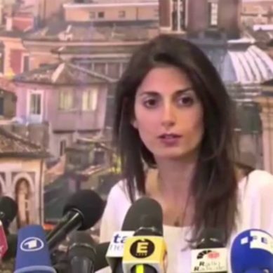 Raggi: è la svolta, Roma ha un sindaco donna. Pronta a governare