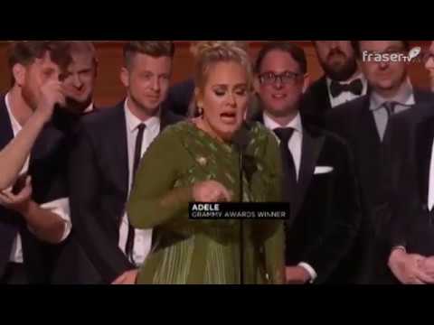 Adele trionfa ai Grammys con 5 premi